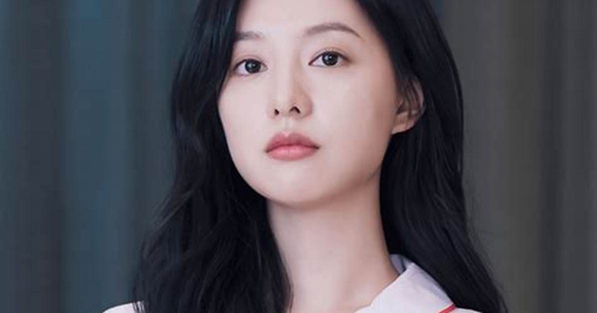 Get to Know Kim Ji-Won's Real-Life Sister